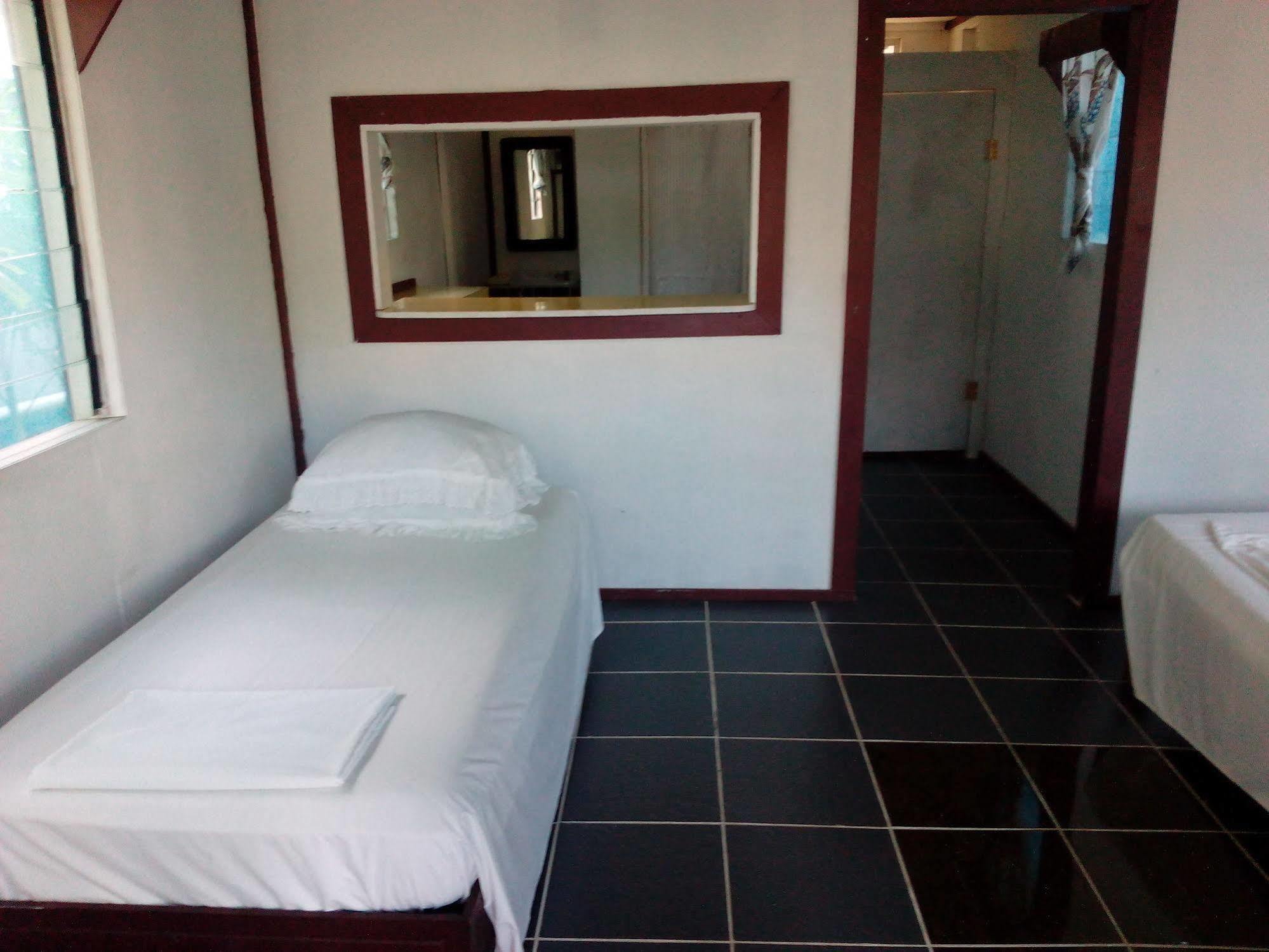 Vacations Beach Fale Manase Exterior foto